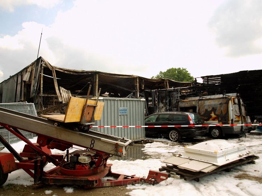 Feuer Halle Siegburg Gewerbegebiet Zange P139.JPG